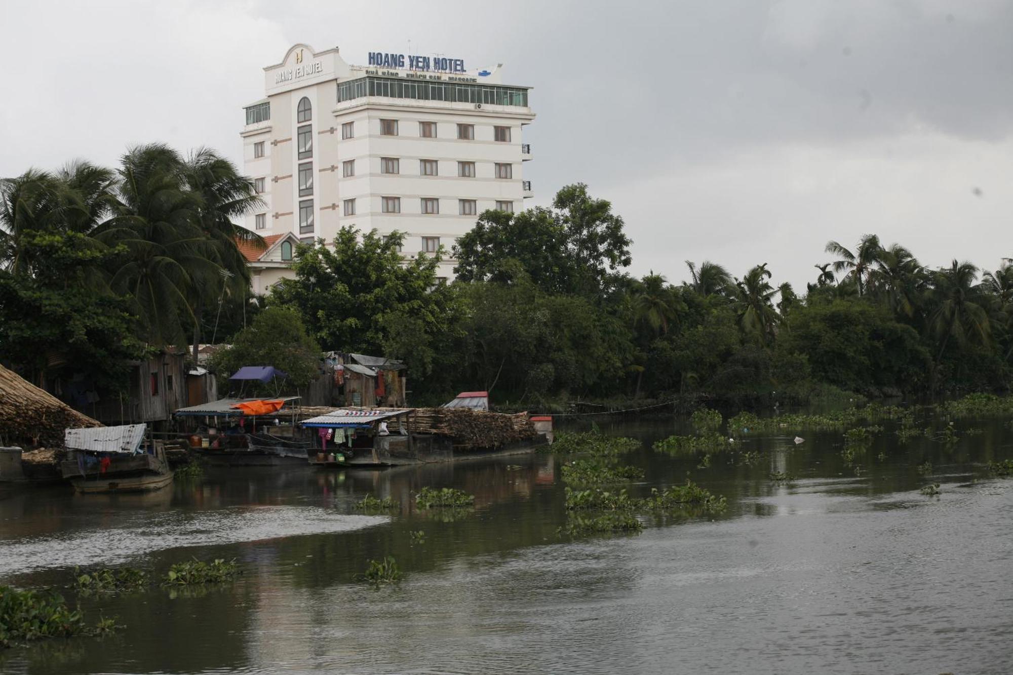 Hoang Yen Hotel Thuan An Exterior foto